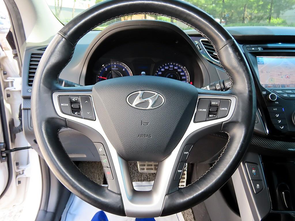 HYUNDAI i40 - Vista 8