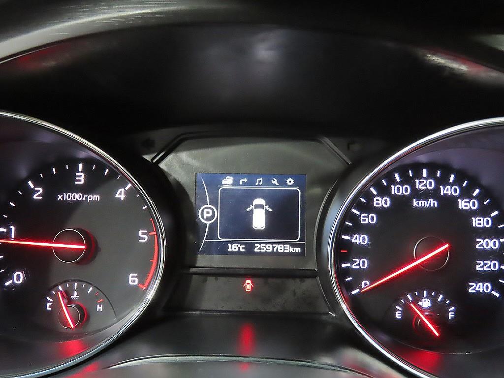 KIA Carnival - Vista 9