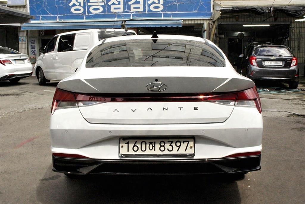 HYUNDAI Avante - Vista 5