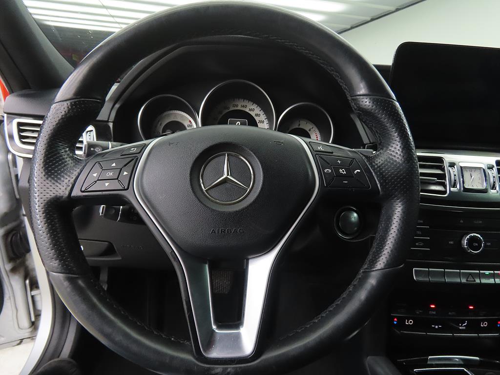 Mercedes Benz E class - Vista 8