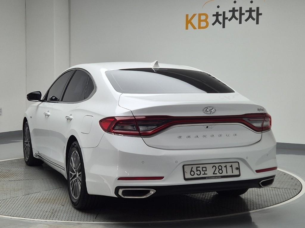 HYUNDAI Grandeur - Vista 2