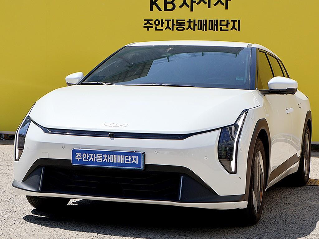 KIA EV4 - Vista 3