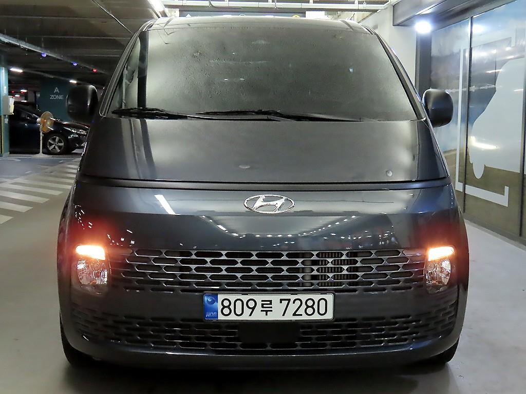 HYUNDAI Staria - Vista 2