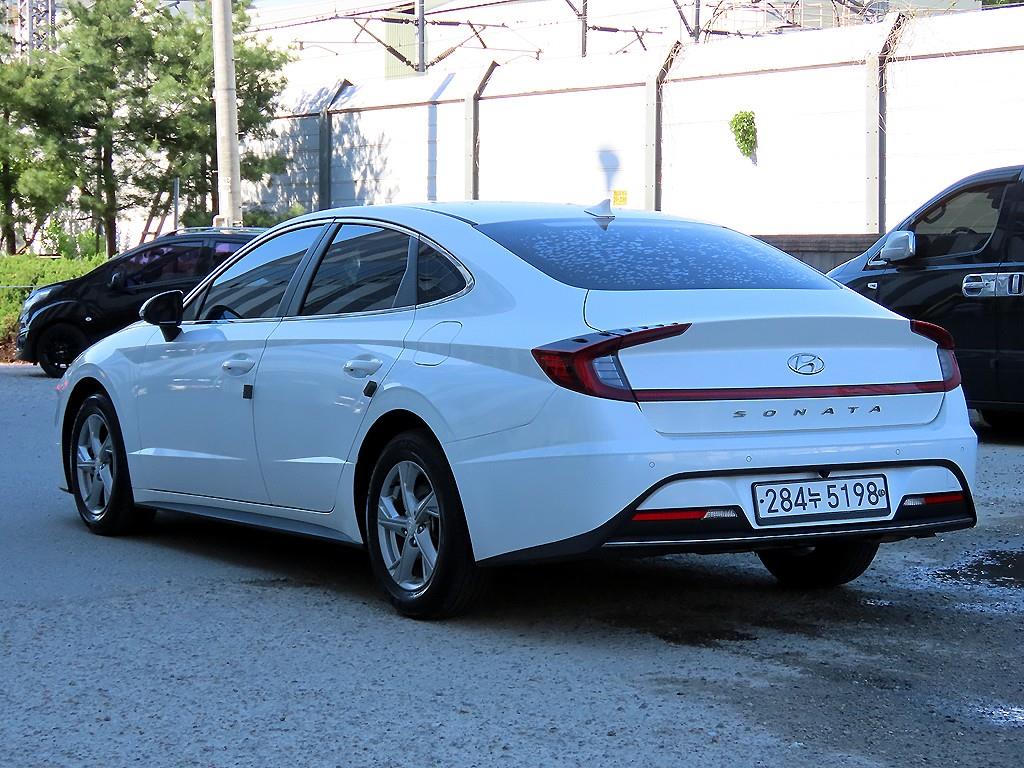 HYUNDAI Sonata - Vista 3