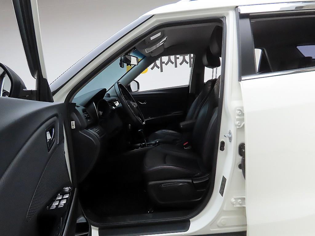 Ssangyong Tivoli 2018 Blanco - Importación desde Corea - HF Imports Iquique - Foto 13