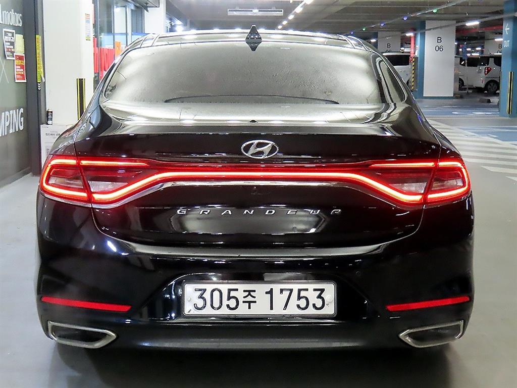 HYUNDAI Grandeur - Vista 5