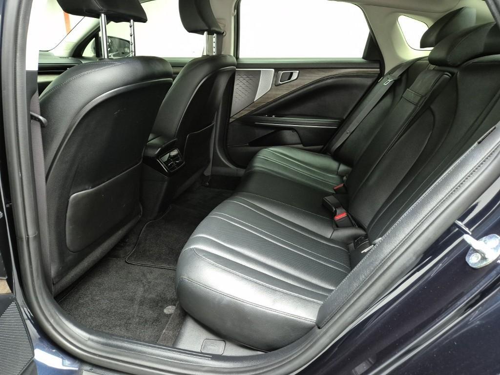 KIA K8 - Vista 12