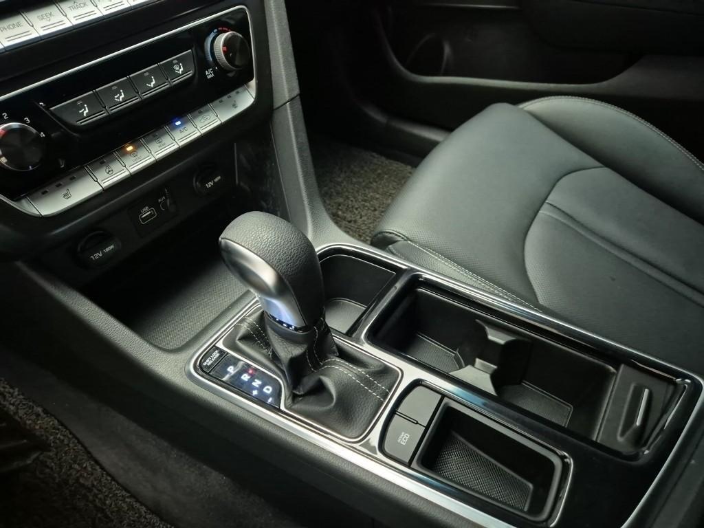 HYUNDAI Sonata - Vista 8