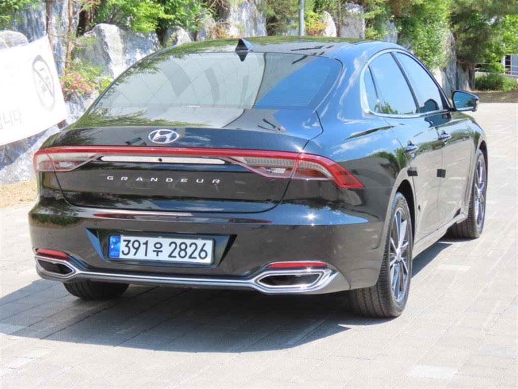 HYUNDAI Grandeur - Vista 5