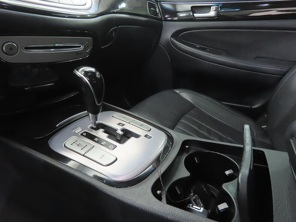 HYUNDAI Genesis - Vista 11
