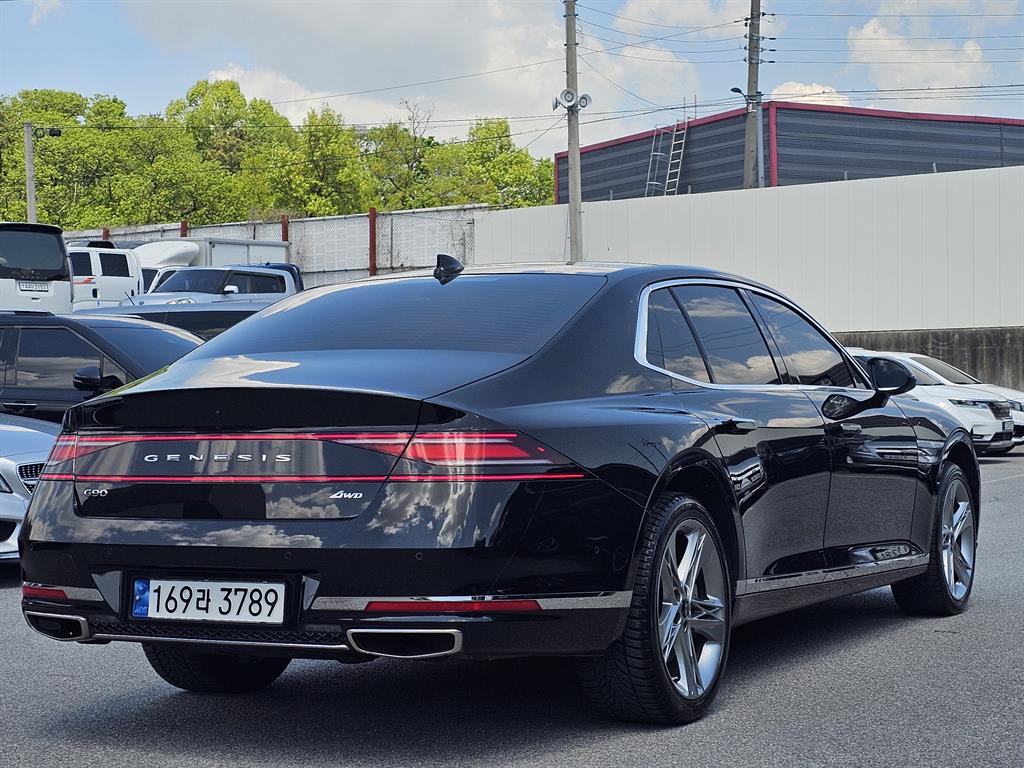 Genesis G90 - Vista 4