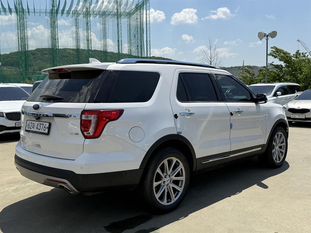 Ford Explorer - Vista 4