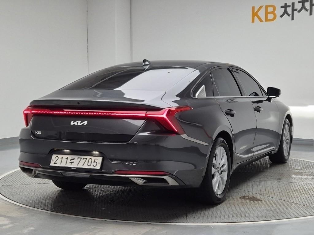 KIA K8 - Vista 3