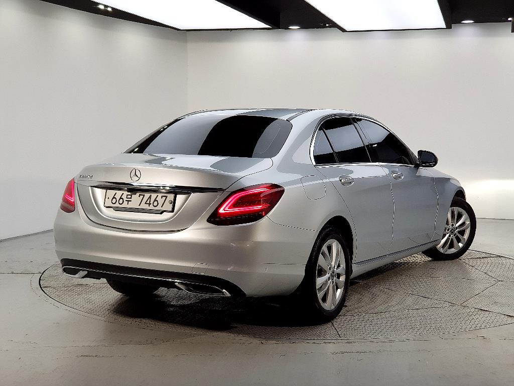 Mercedes Benz C Class - Vista 4