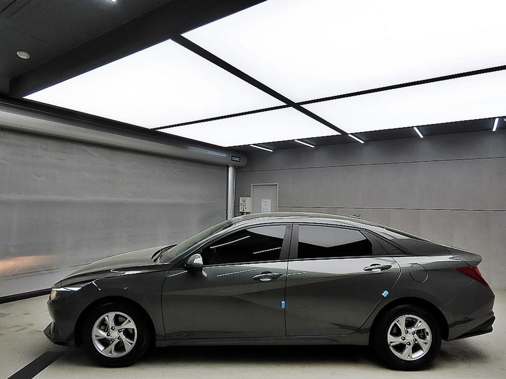 HYUNDAI Avante - Vista 4
