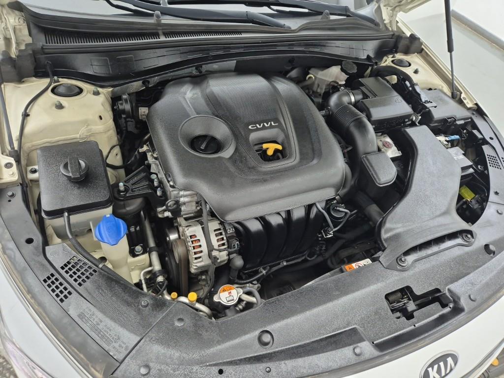 KIA K5 - Vista 6
