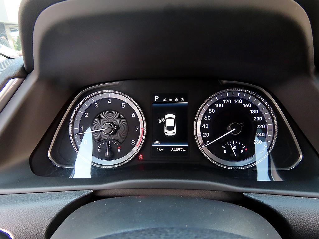 HYUNDAI Sonata - Vista 9