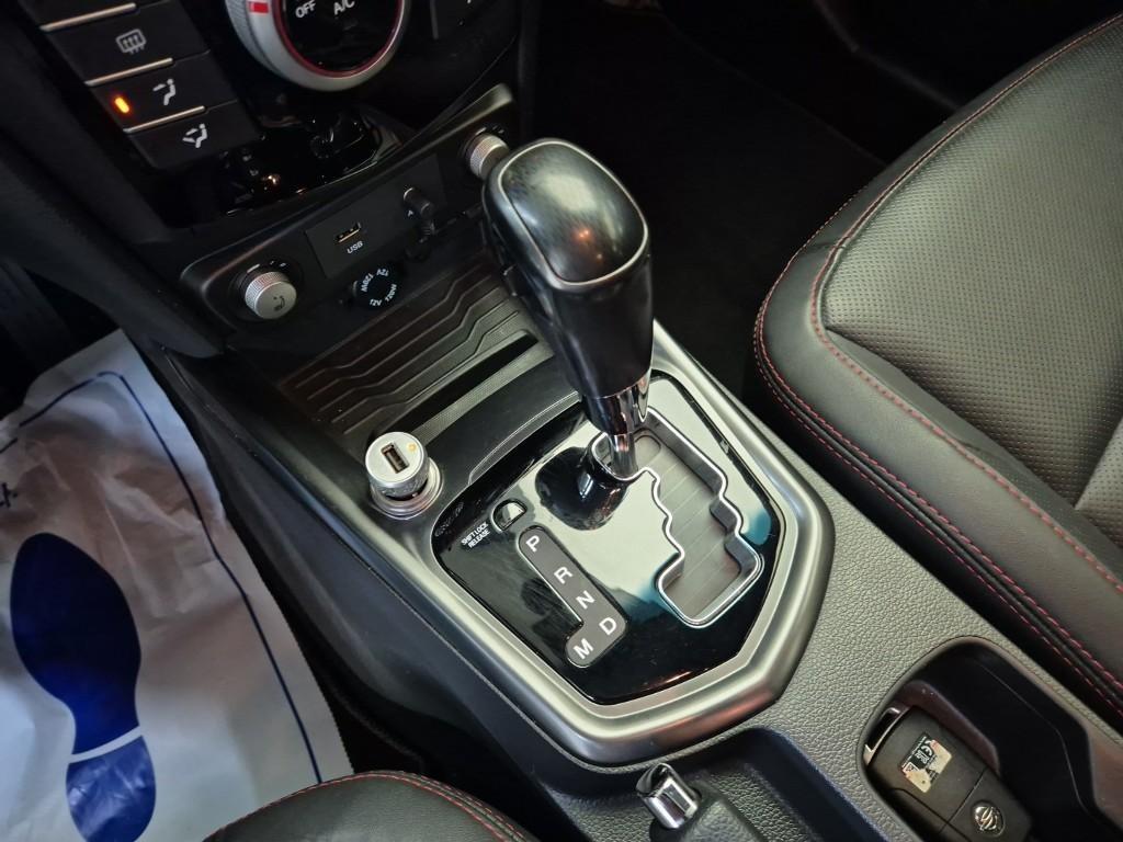 Ssangyong Tivoli - Vista 8