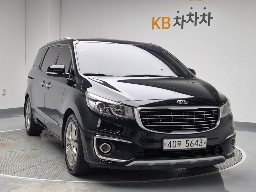 KIA Carnival - Vista 4