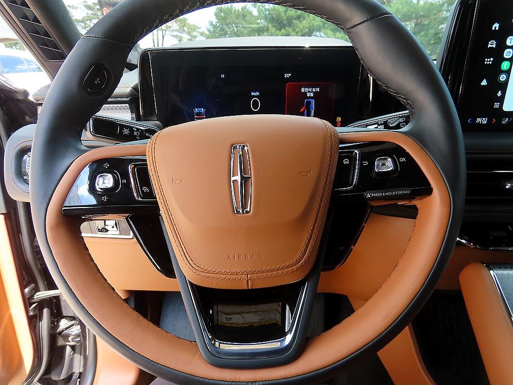 Lincoln Aviator - Vista 8