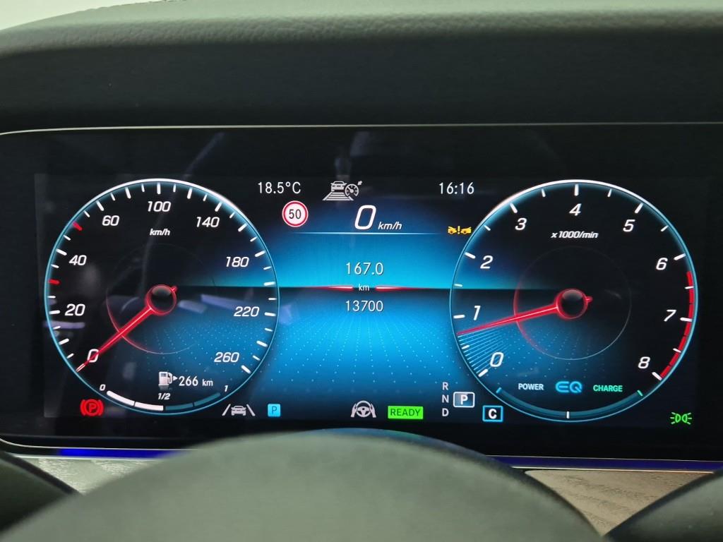 Mercedes Benz E class - Vista 7
