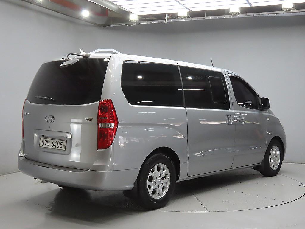 HYUNDAI Starex - Vista 7