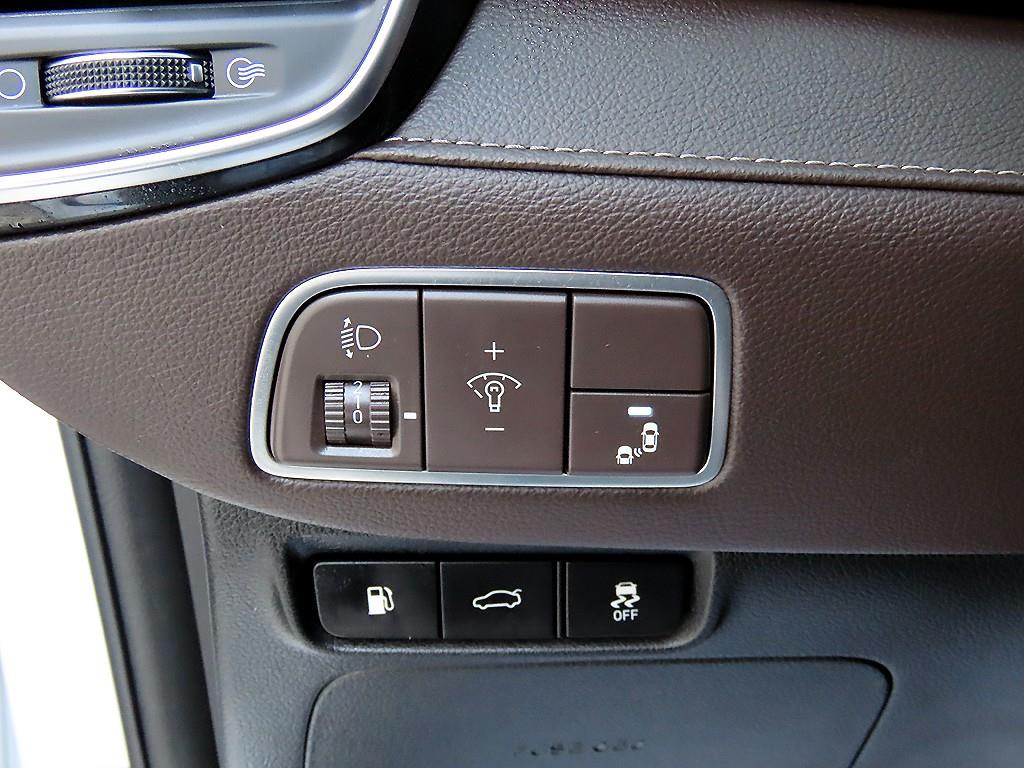 HYUNDAI Grandeur - Vista 12