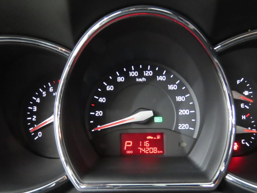 KIA Pride - Vista 8