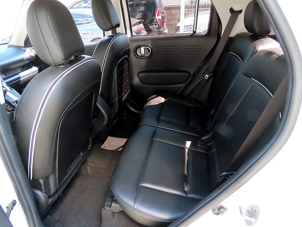 HYUNDAI Casper - Vista 6