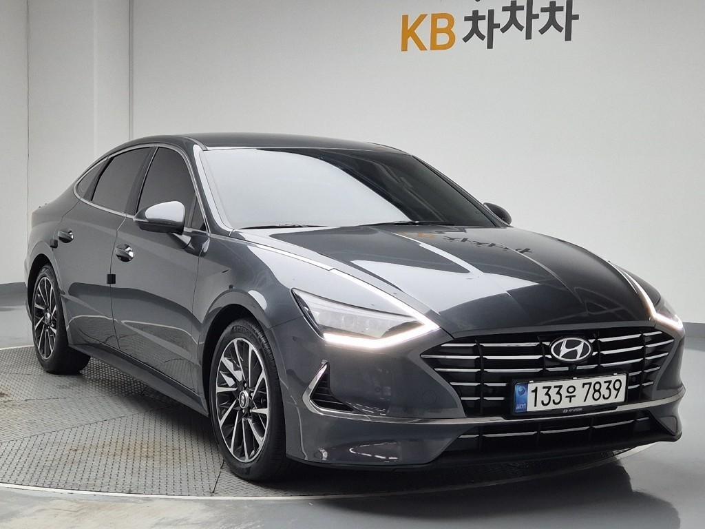 HYUNDAI Sonata - Vista 4