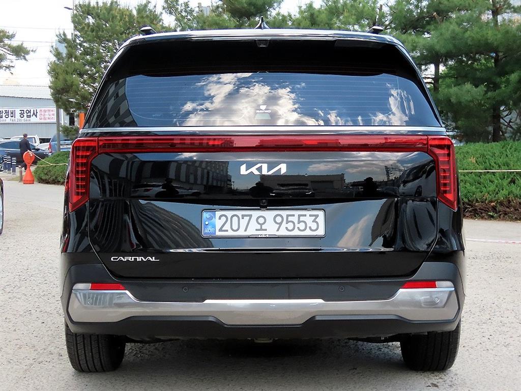 KIA Carnival - Vista 4