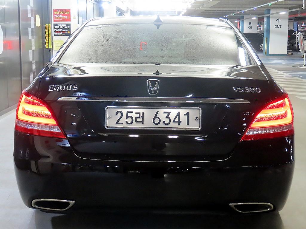 HYUNDAI Equus - Vista 5