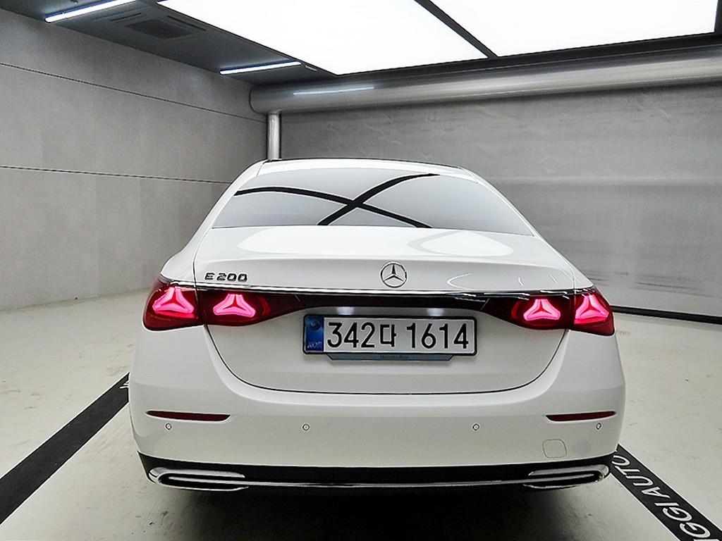 Mercedes Benz E class - Vista 3