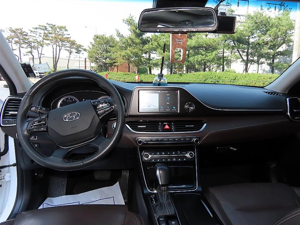 HYUNDAI Grandeur - Vista 7