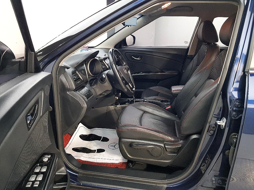 Ssangyong Tivoli - Vista 8