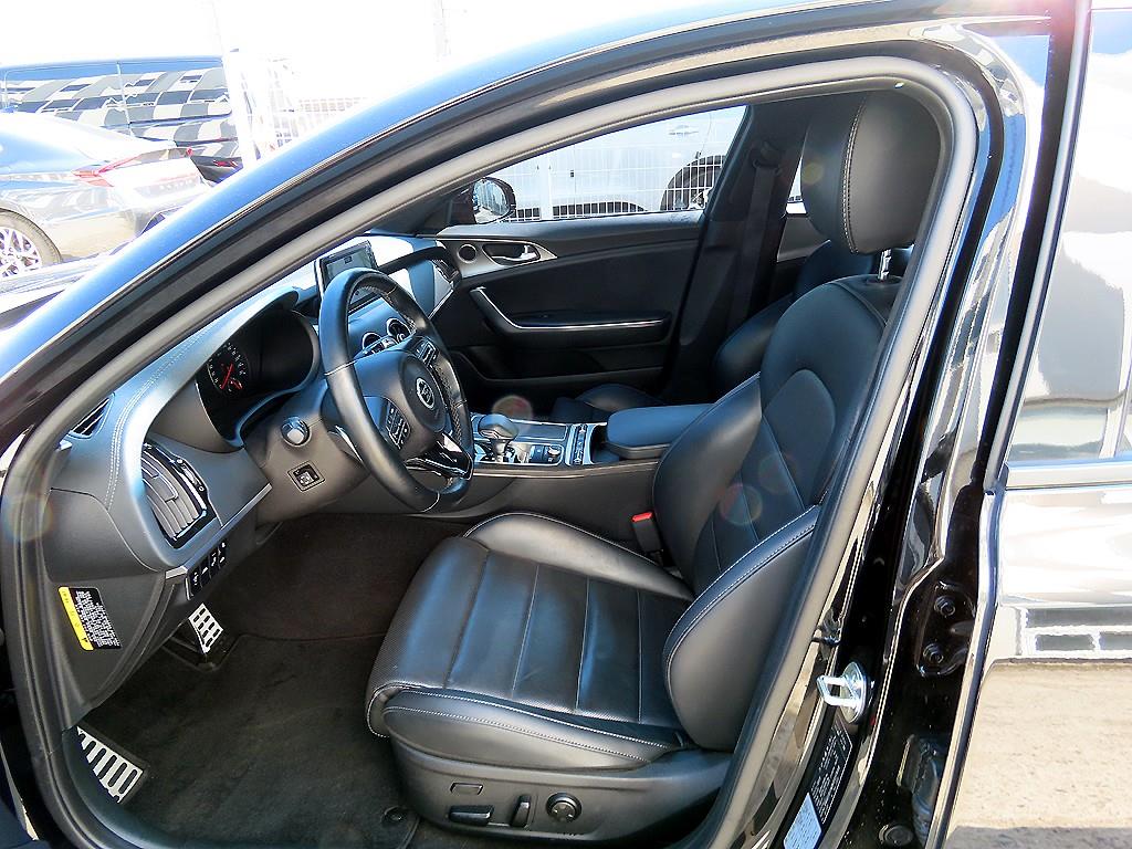 KIA Stinger - Vista 5