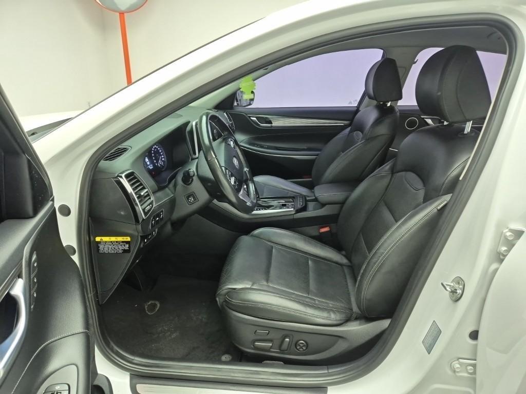HYUNDAI Grandeur - Vista 11