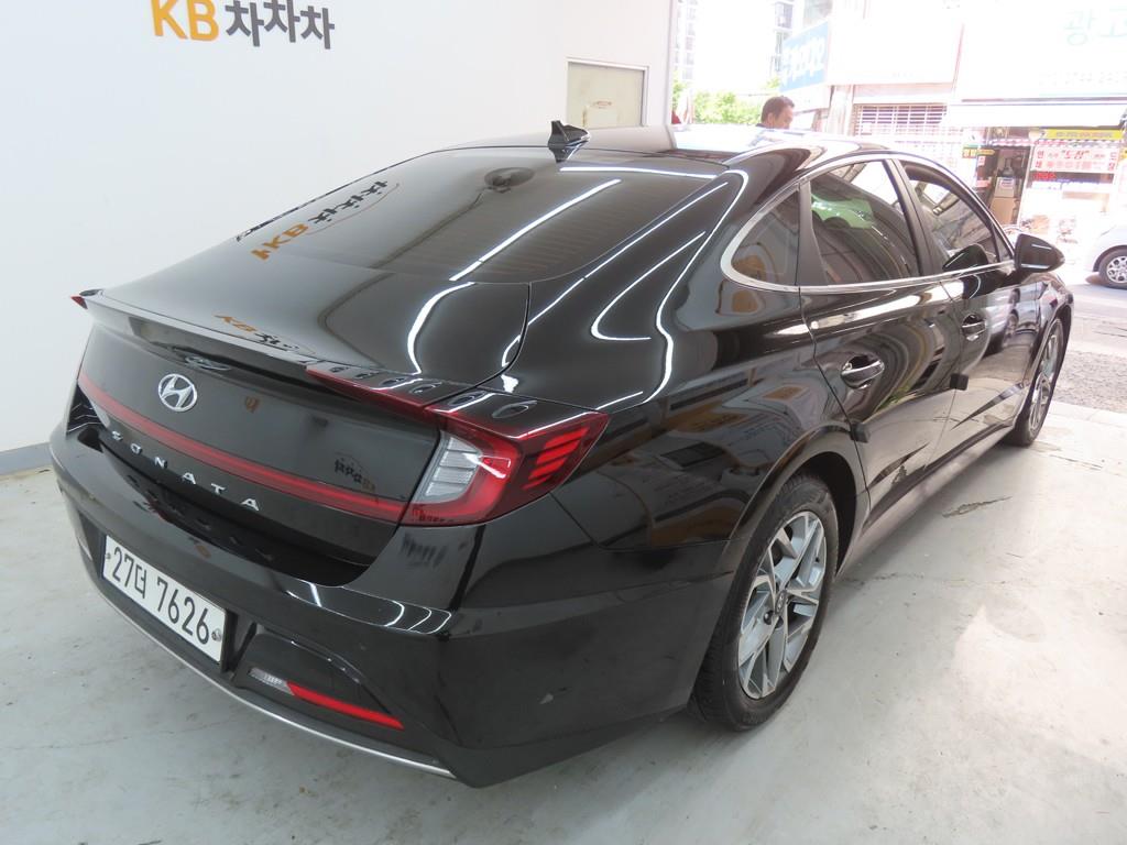 HYUNDAI Sonata - Vista 3