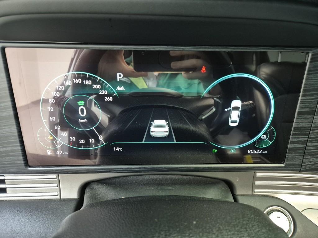 HYUNDAI Grandeur - Vista 5