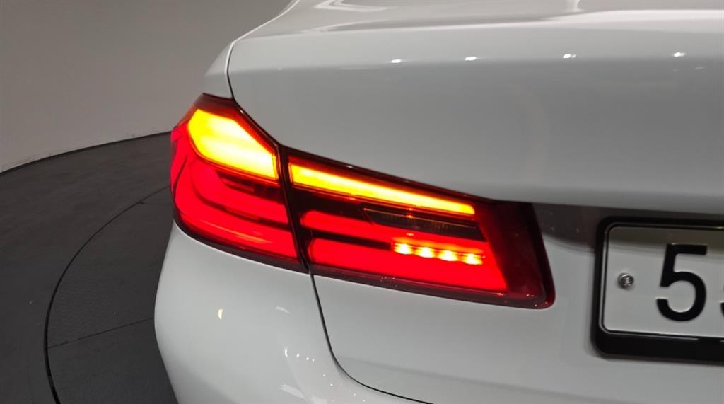 BMW 5 Series - Vista 8