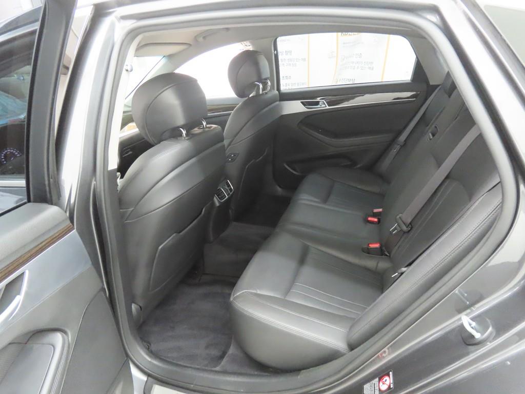 Genesis G80 - Vista 6