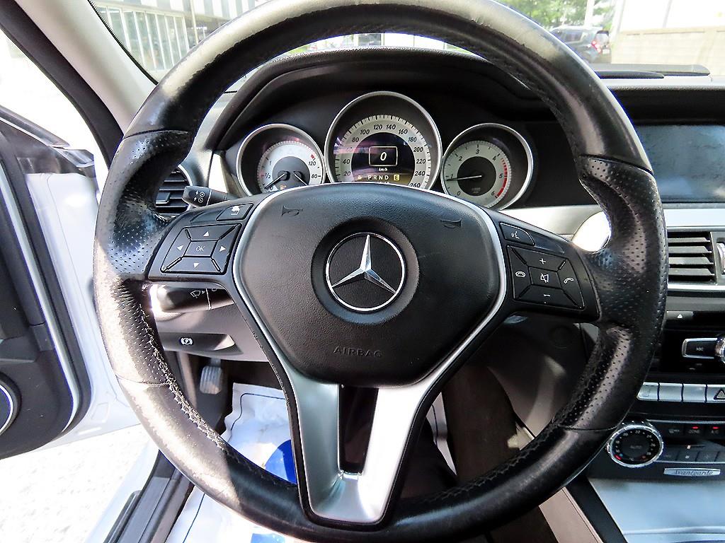 Mercedes Benz C Class - Vista 8