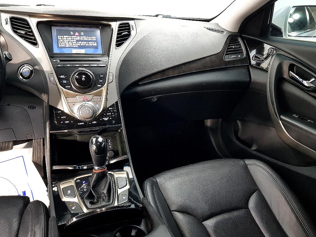 HYUNDAI Grandeur - Vista 10