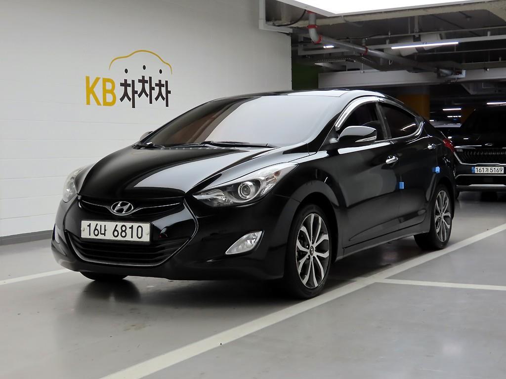 HYUNDAI Avante - Vista 2