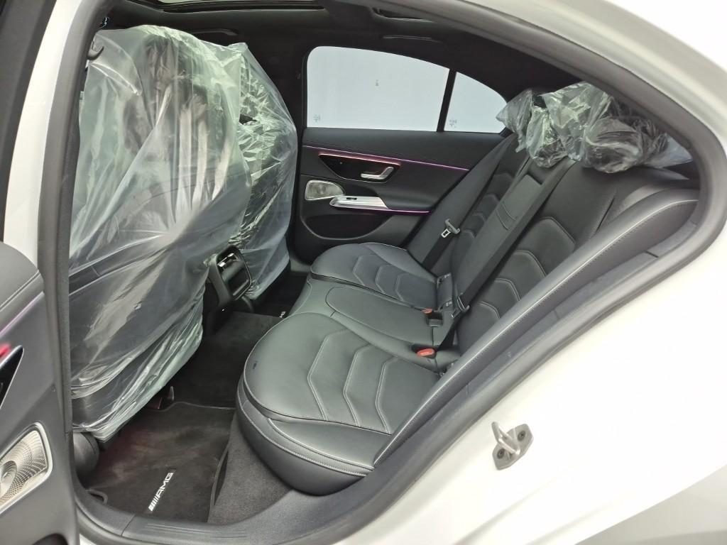 Mercedes Benz E class - Vista 12