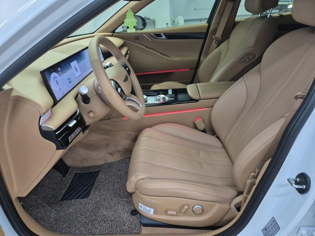 Genesis G80 - Vista 10