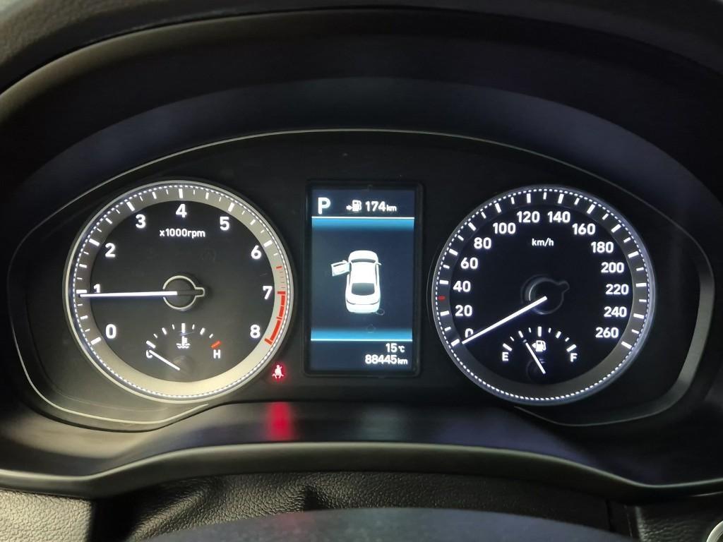 HYUNDAI Grandeur - Vista 6