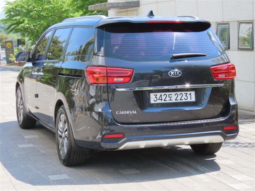 KIA Carnival - Vista 7