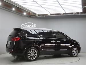 KIA Carnival - Vista 8