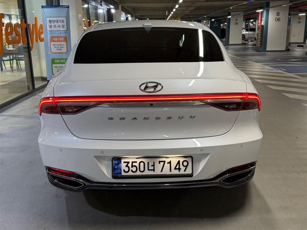 HYUNDAI Grandeur - Vista 5